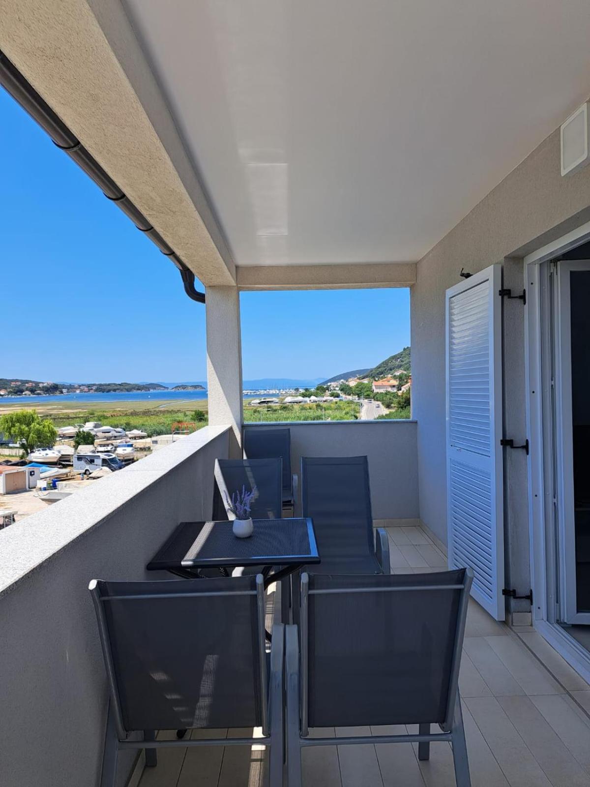 Navis Apartment Supetarska Draga Luaran gambar